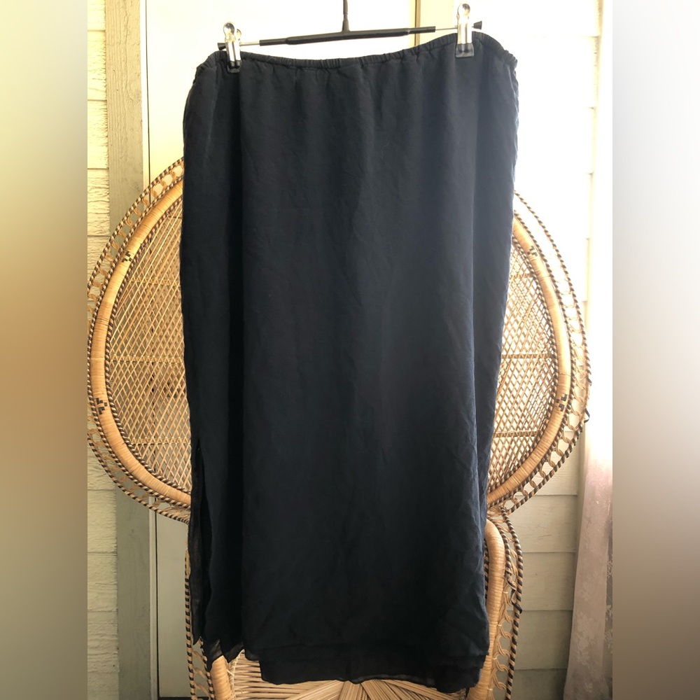 Vintage Women's Black Silk Midi Skirt Size 16 Witchy/Goth/Alt